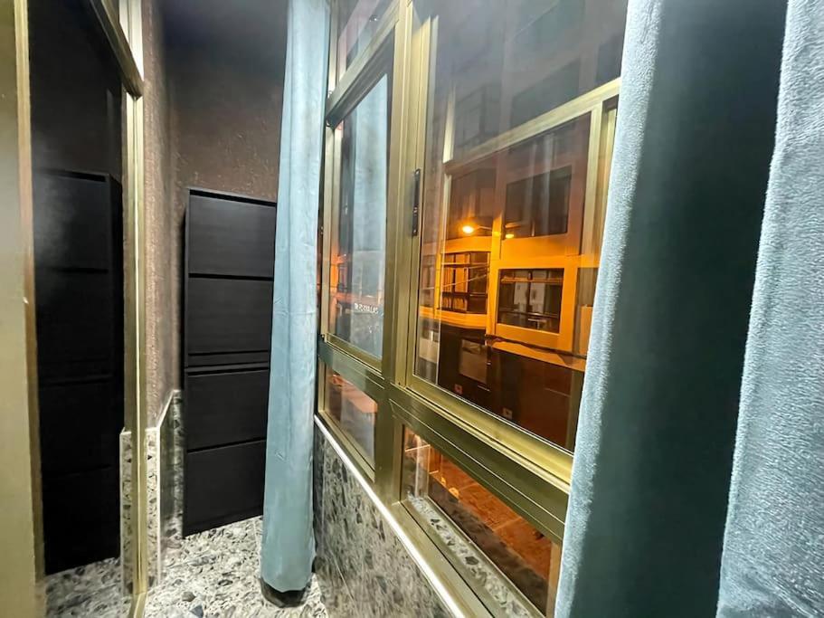Affordable Holiday Accommodation For Large Families And Groups At Las Canteras Beach With 3 Bedrooms And Free Parking Las Palmas de Gran Canaria Ngoại thất bức ảnh