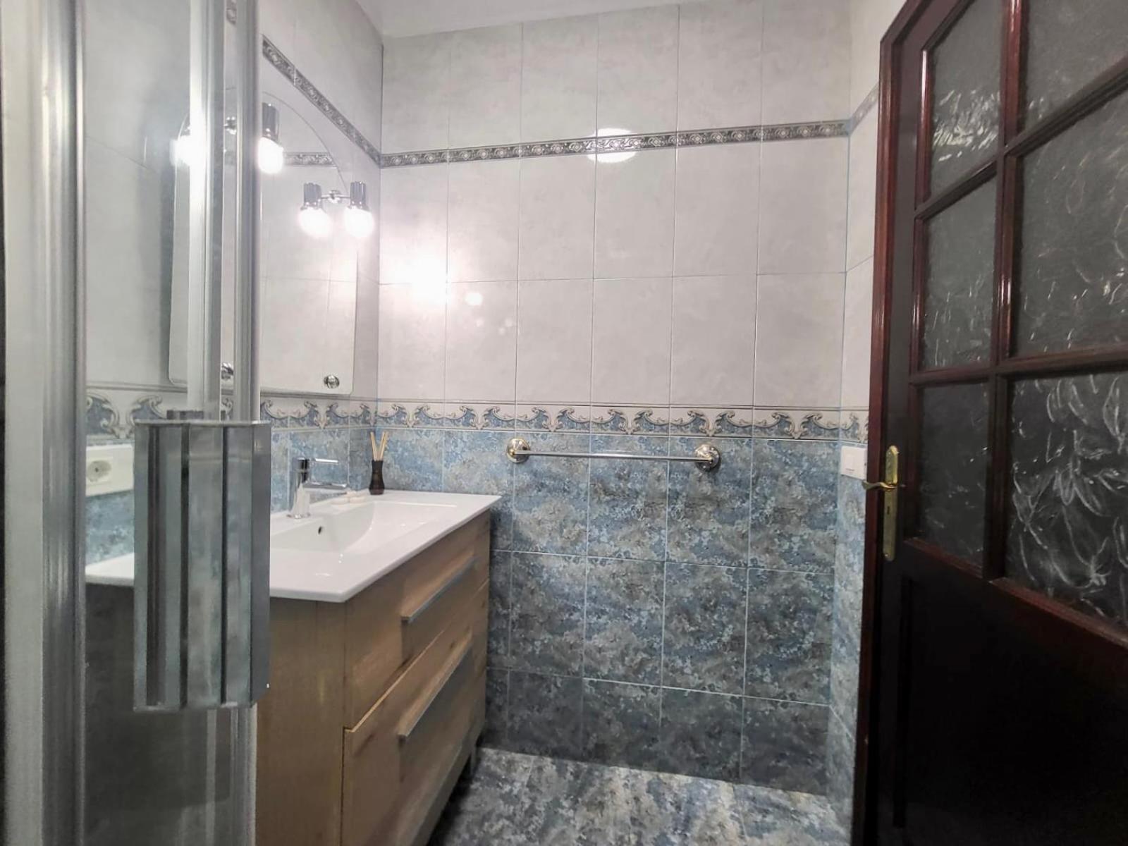 Affordable Holiday Accommodation For Large Families And Groups At Las Canteras Beach With 3 Bedrooms And Free Parking Las Palmas de Gran Canaria Ngoại thất bức ảnh