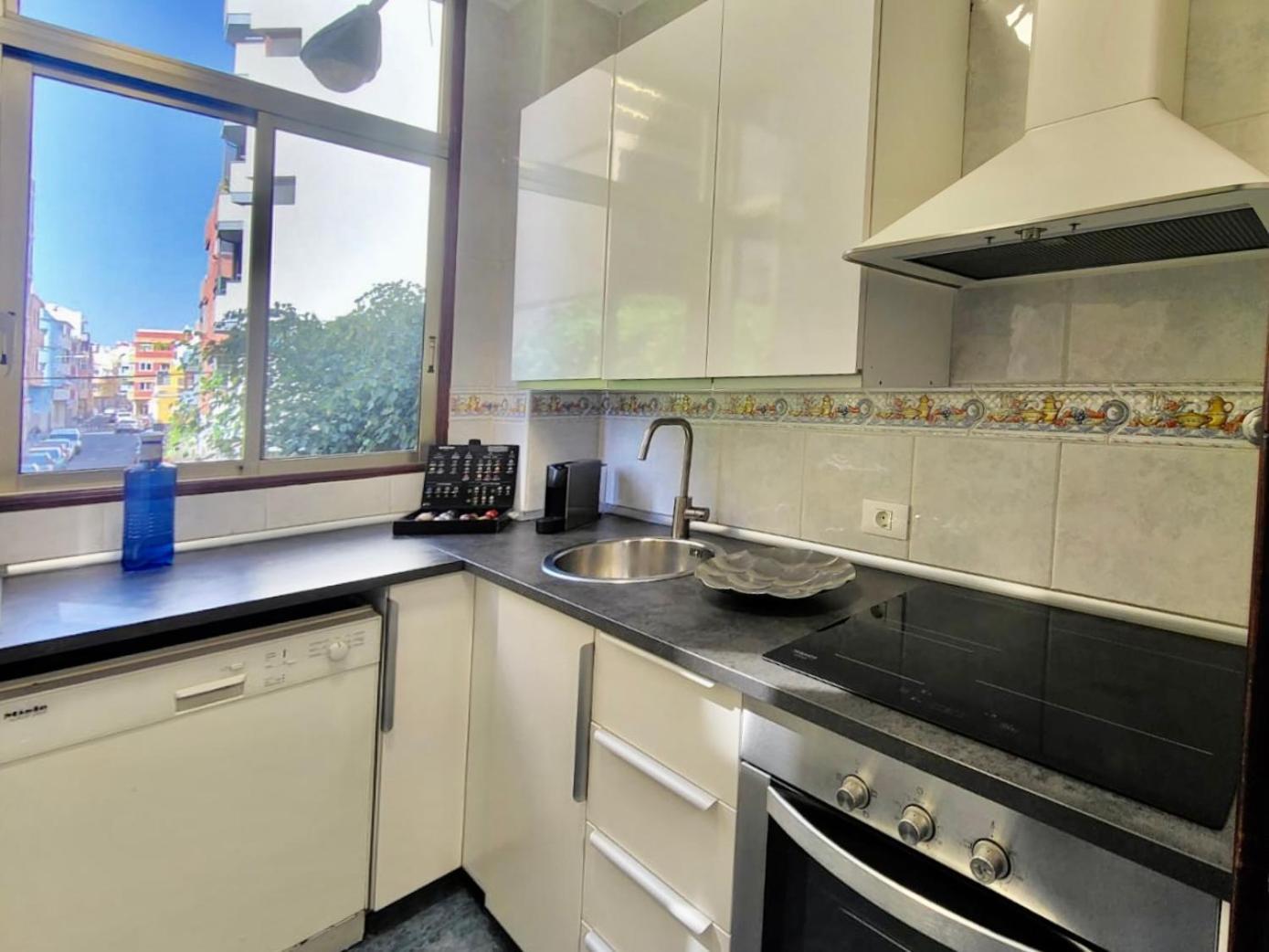 Affordable Holiday Accommodation For Large Families And Groups At Las Canteras Beach With 3 Bedrooms And Free Parking Las Palmas de Gran Canaria Ngoại thất bức ảnh